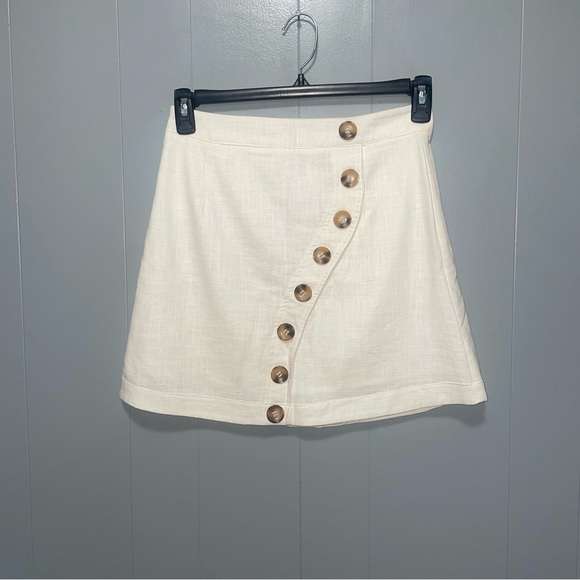 Selfie Leslie Dresses & Skirts - Selfie Leslie Linen Off White Ivory A-Line Skirt with Buttons Small